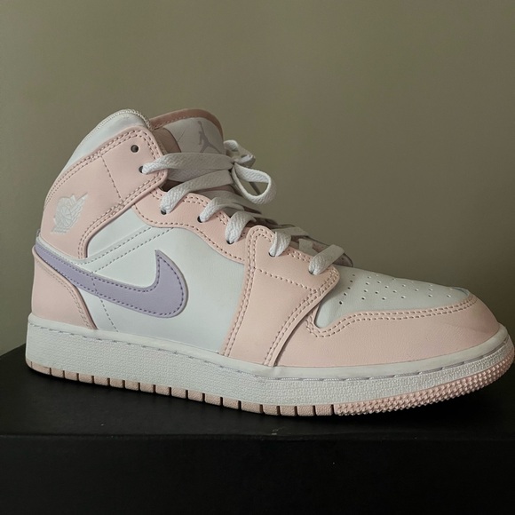 Nike Air Jordan 1 Mid, size 6Y, like new- barely worn - Picture 3 of 4